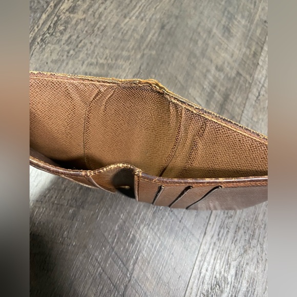 LOUIS VUITTON Mens Bi-Fold Wallet - Picture 6 of 9